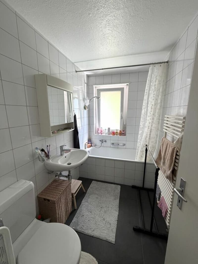 La Neuveville, magnificent 3.5-room apartment on the lower ground floor with balcony (3)