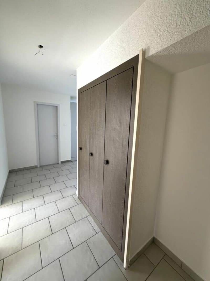 Schönes Apartment mit 2.5 Zimmern im 1. Stock mit Balkon in Tavannes (7)