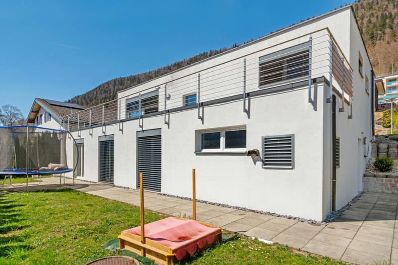 St-Imier, magnifique villa de 5.5 pièces avec jardin et carport (1)