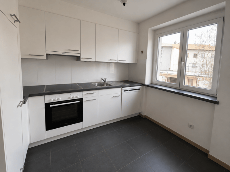 Tavannes, bel appartement de 3 pièces au 1er étage avec balcon (2)