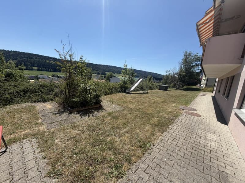Tramelan, joli appartement de 3.5 pièces au 2ème étage avec balcon et vue dégagée (8)