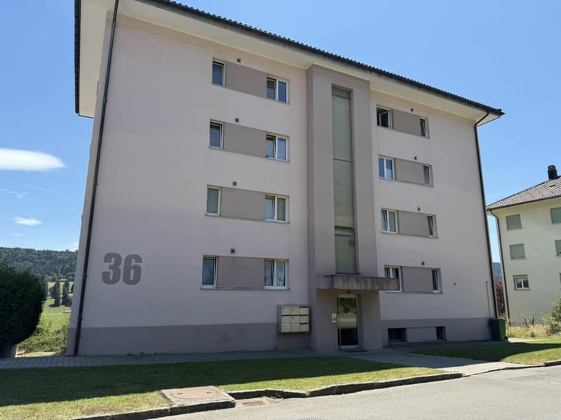 Tramelan, joli appartement de 3.5 pièces au 2ème étage avec balcon et vue dégagée (7)