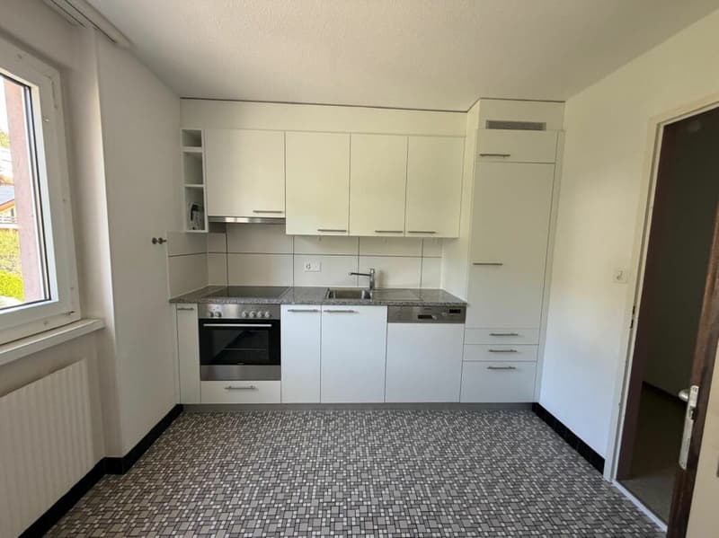 Tramelan, joli appartement de 3.5 pièces au 2ème étage avec balcon et vue dégagée (2)