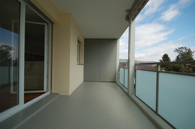 Moderne 3.5-Zimmerwohnung mit Balkon (7)