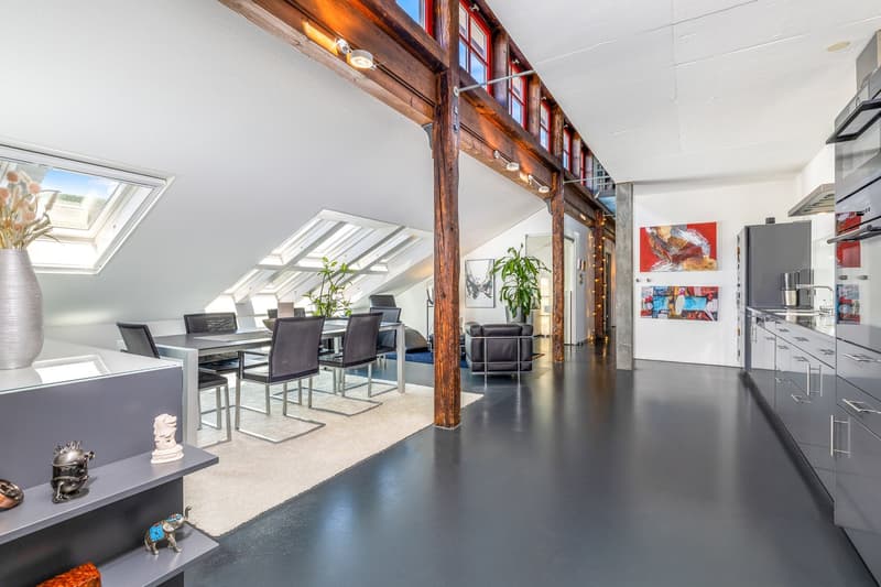 Exclusive 4.5-room attic loft on 2 floors – trendy living with style (3)