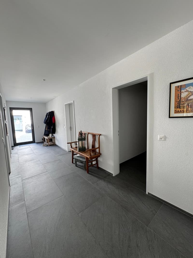 Appartamento 5,5 locali NWFL 162 m2 con posto a sedere in giardino / cantina / cantina del vino / tecnologia circa 60 m2 - in una casa di 2 famiglie (18)