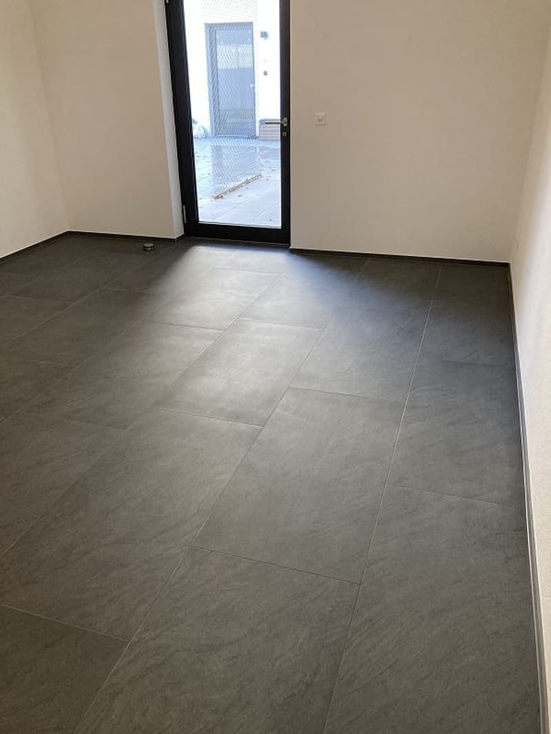 Appartamento 5,5 locali NWFL 162 m2 con posto a sedere in giardino / cantina / cantina del vino / tecnologia circa 60 m2 - in una casa di 2 famiglie (8)