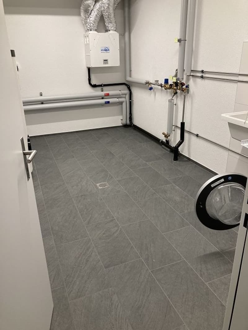 Appartamento 5,5 locali NWFL 162 m2 con posto a sedere in giardino / cantina / cantina del vino / tecnologia circa 60 m2 - in una casa di 2 famiglie (10)
