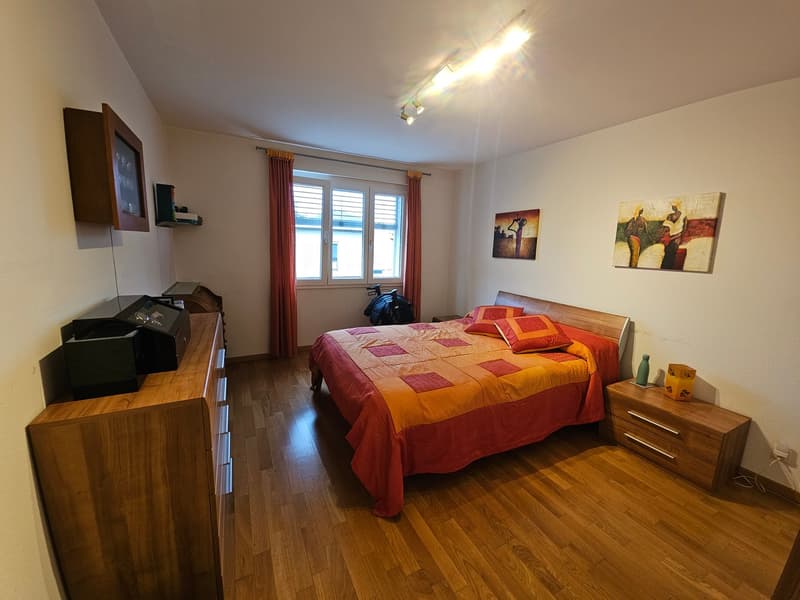 Peaceful living, close to the city in a 4-room apartment with balcony including 1 parking space in Binningen (4)