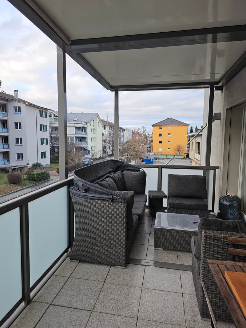 Peaceful living, close to the city in a 4-room apartment with balcony including 1 parking space in Binningen (17)