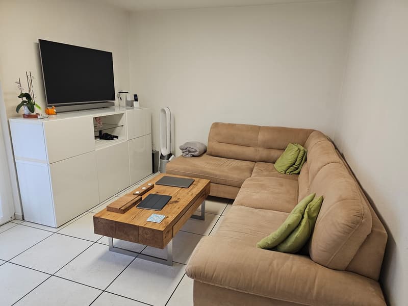 Peaceful living, close to the city in a 4-room apartment with balcony including 1 parking space in Binningen (15)