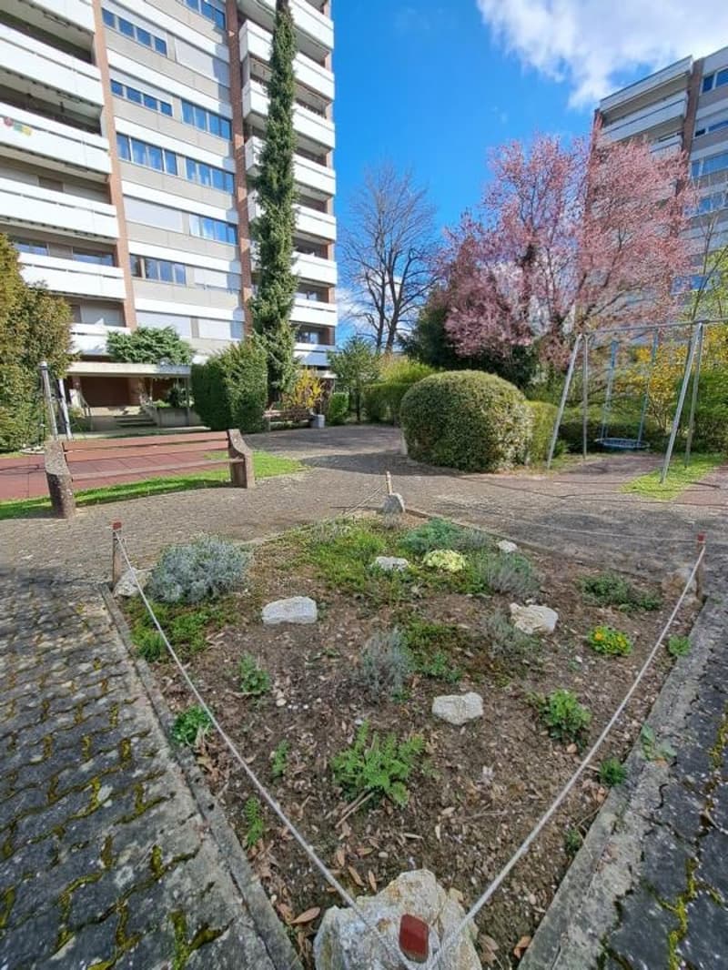 Charming 4.5-room apartment with balcony and beautiful view in Therwil (1)