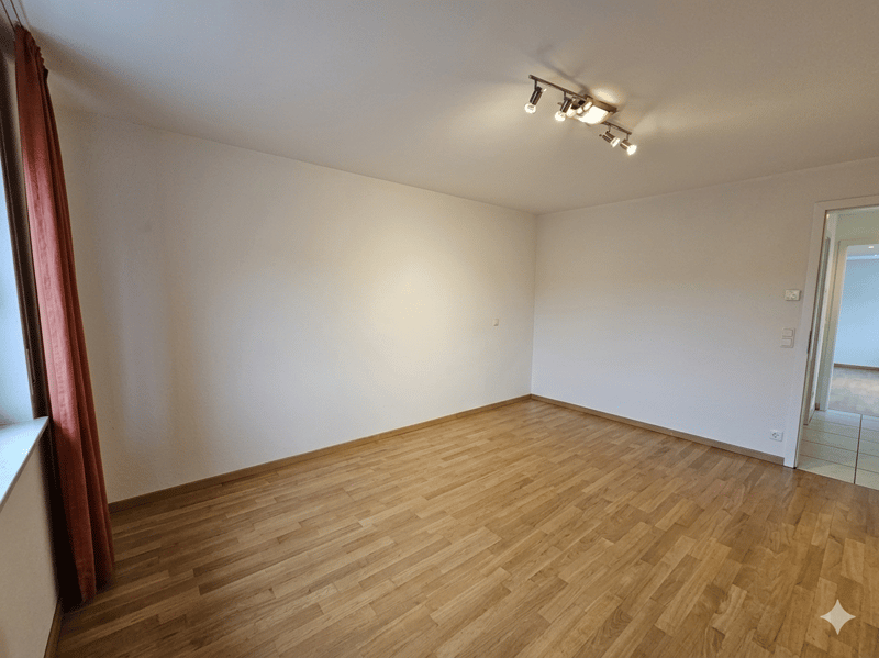 Ruhiges Wohnen, nah in der City in 4-Zimmer-Wohnung mit Balkon inkl. 1 Parkplatz  in Binningen (3)