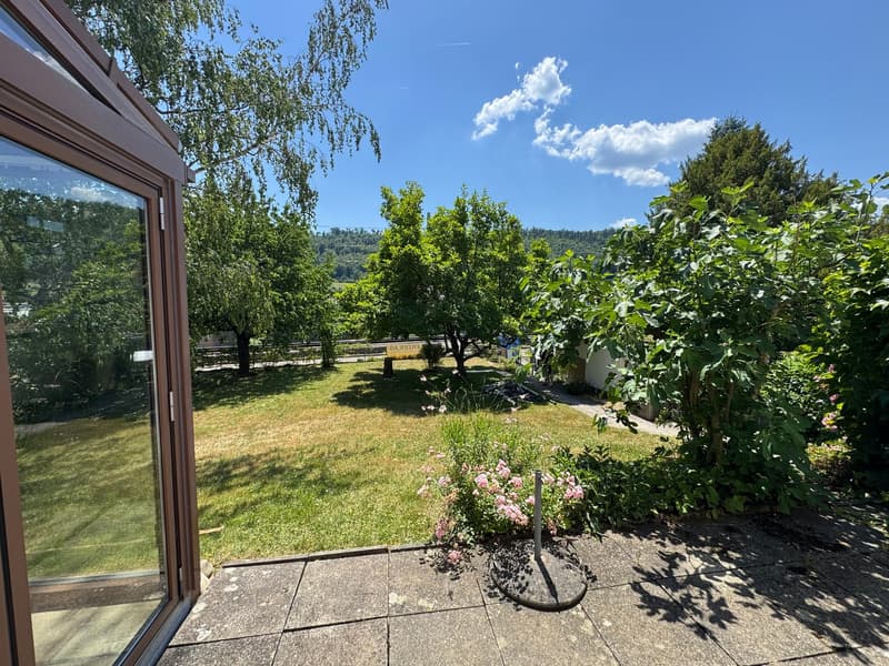 Casa unifamiliare di 5 locali con giardino d'inverno e ampio giardino con alberi secolari a Witterswil (5)