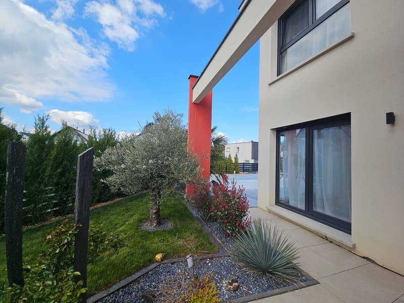 Casa unifamiliare moderna di 6 camere con piscina in una zona tranquilla di Leymen (11)