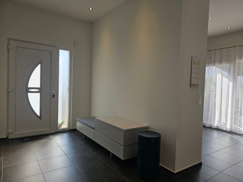 Casa unifamiliare moderna di 6 camere con piscina in una zona tranquilla di Leymen (15)