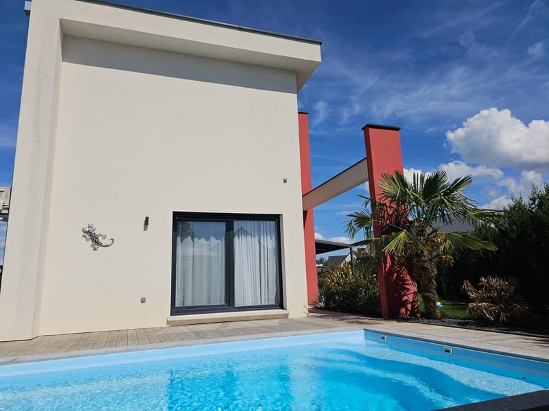 Casa unifamiliare moderna di 6 camere con piscina in una zona tranquilla di Leymen (1)