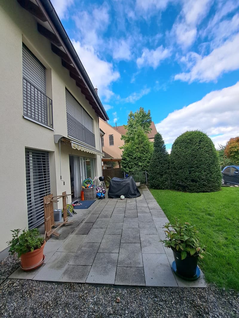 Appartement ensoleillé de 4,5 pièces au rez-de-chaussée à Ettingen – familial et calme (3)