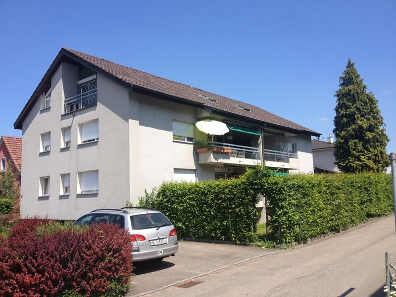 schöne 1.5-Zimmerwohnung mit Balkon in kleinem MFH (1)