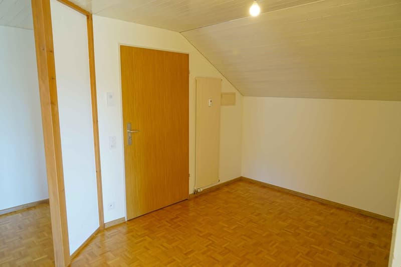 schöne 1.5-Zimmerwohnung mit Balkon in kleinem MFH (2)