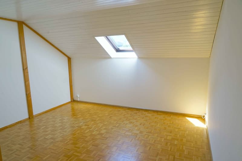 schöne 1.5-Zimmerwohnung mit Balkon in kleinem MFH (4)