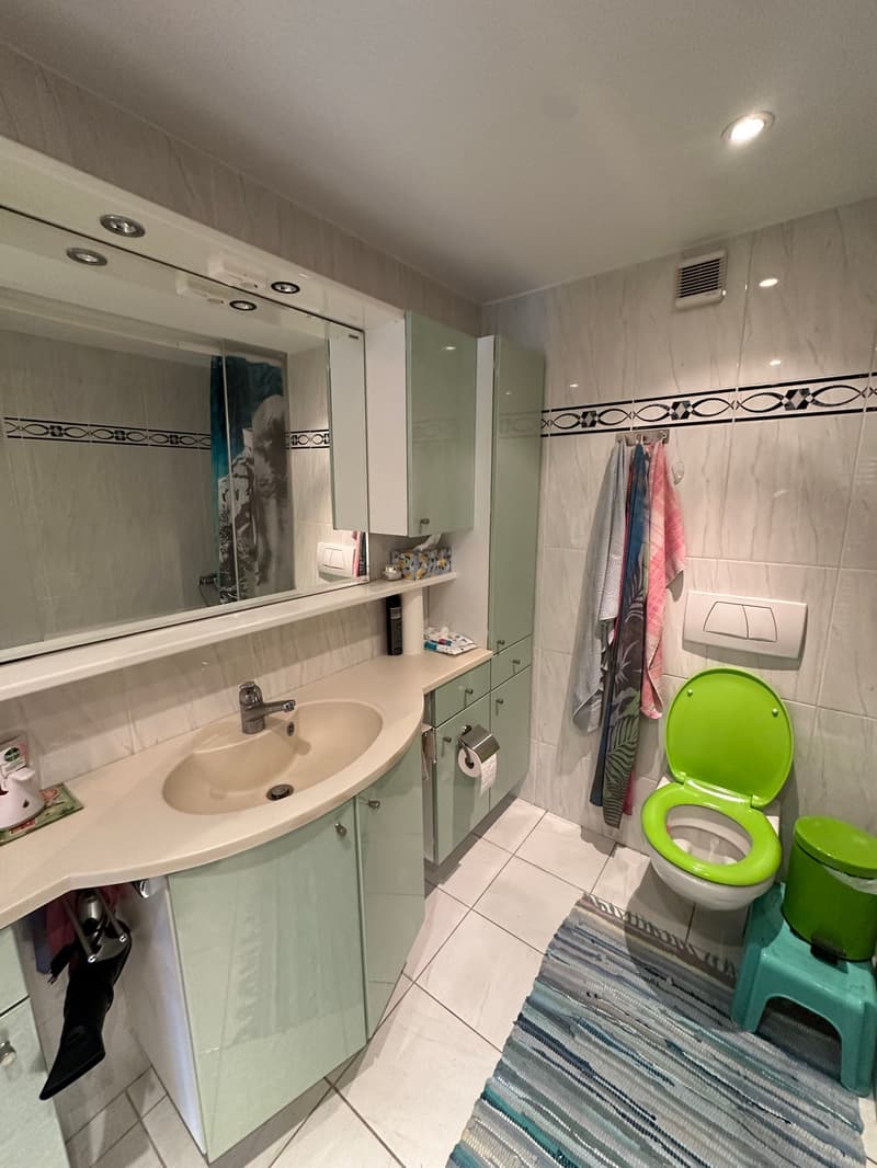 Helle 4-Zimmer-Wohnung mit Balkon an ruhiger Lage in Therwil (10)