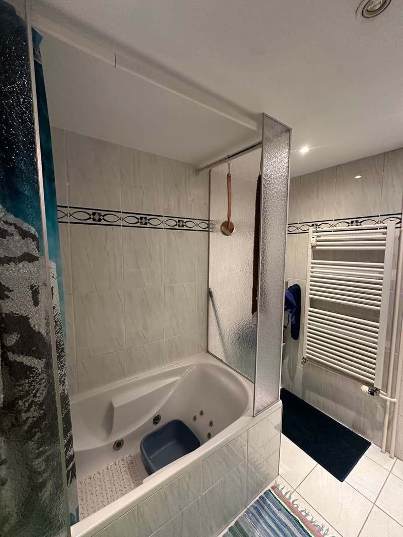 Helle 4-Zimmer-Wohnung mit Balkon an ruhiger Lage in Therwil (11)