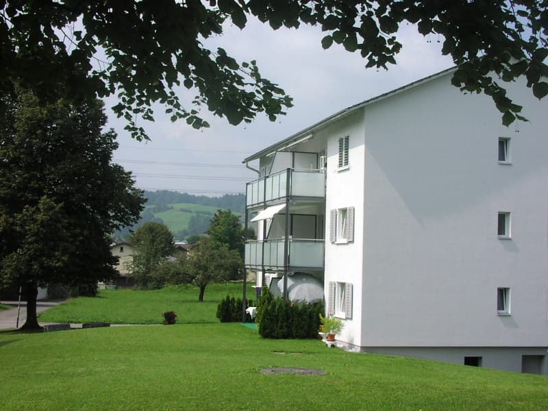 4-Zimmer-Wohnung mit Balkon (2)