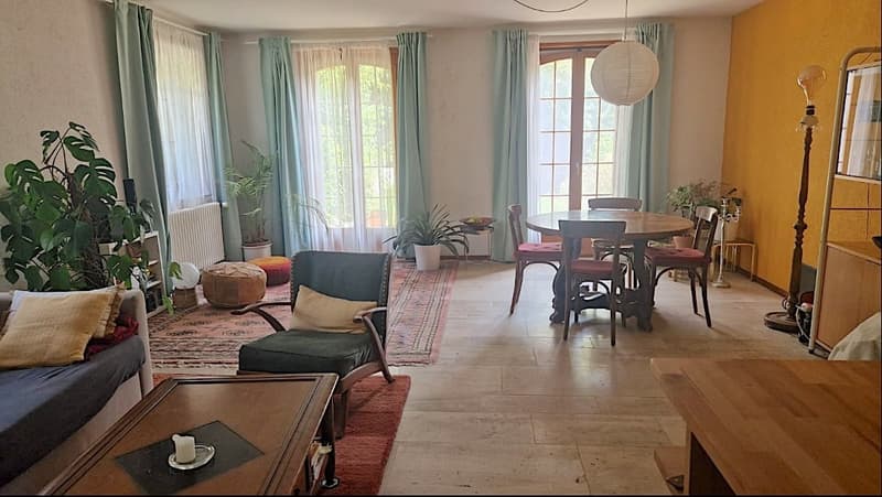 APPARTEMENT AVEC TERRAIN PRIVATIF DE 2'126m2 - 165m2 habitable - 4 chambres - 80 m² de galetas (8)