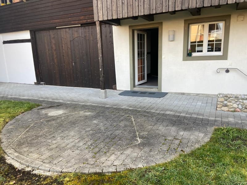 Charmante 2.5-Zimmer-Altbauwohnung mit Terrasse in Subingen (10)