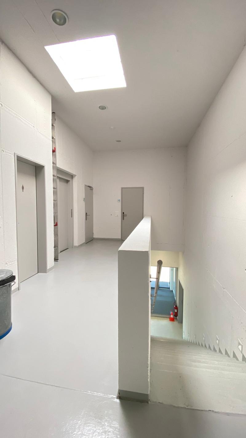 Treppenaufgang, Lift und Toiletten zur Mitbenützung