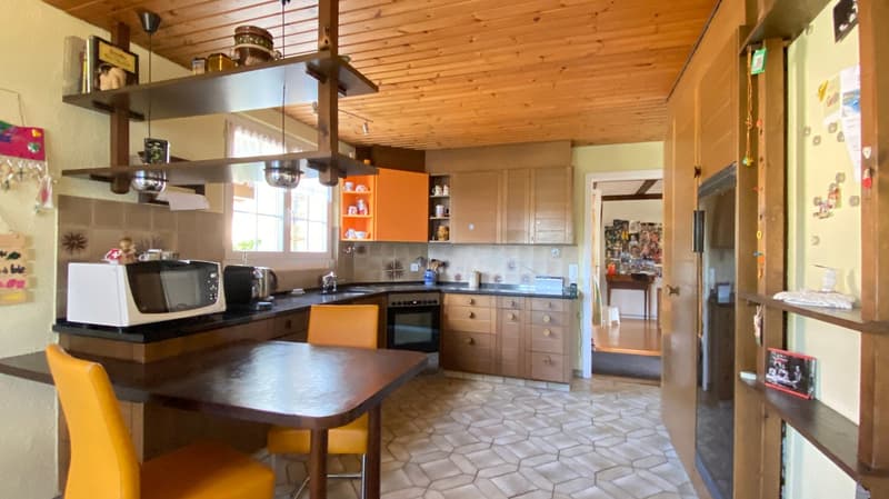 🌟 8-Zimmer-Einfamilienhaus mit Pool und vielseitigem Raumangebot in Niederbipp (7)