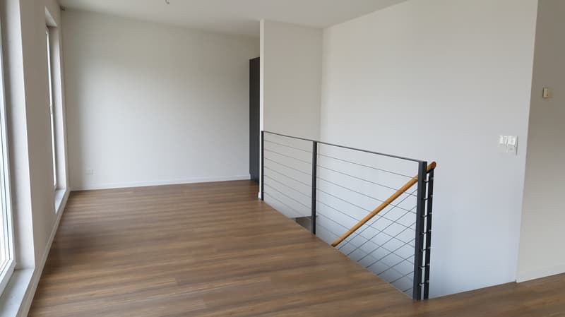 Esszimmer mit Zugang zur Küche