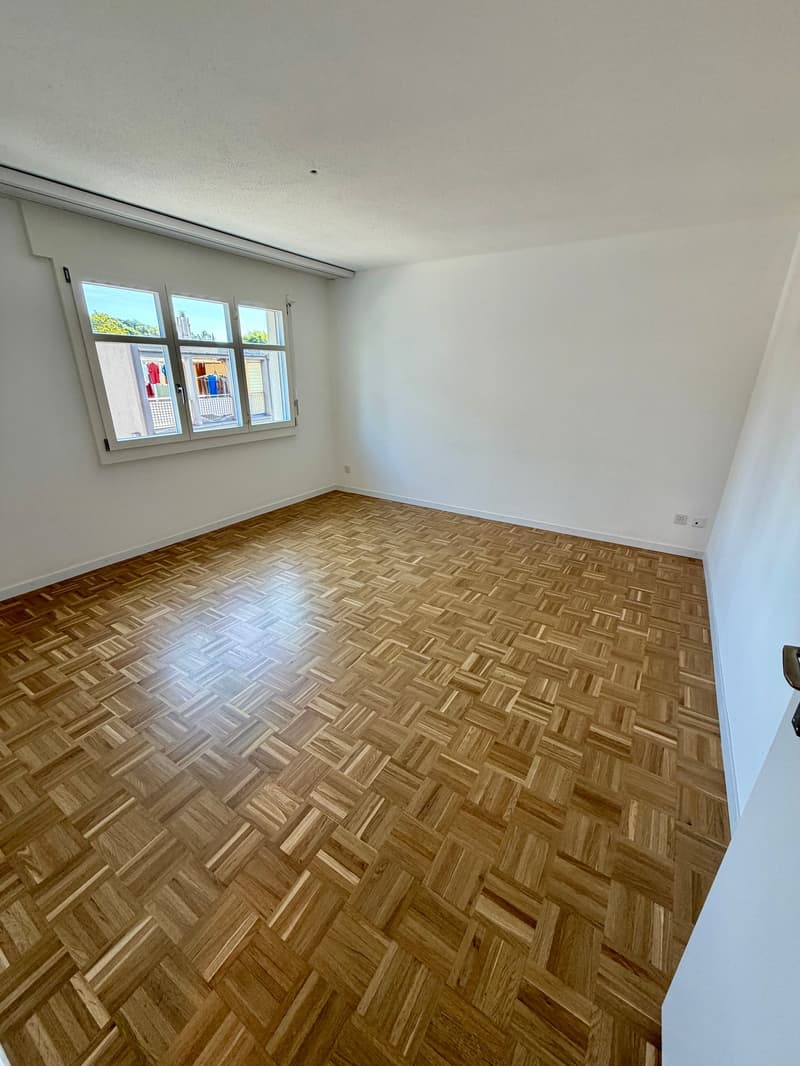 Large 4.5-room central apartment near the old town (9)