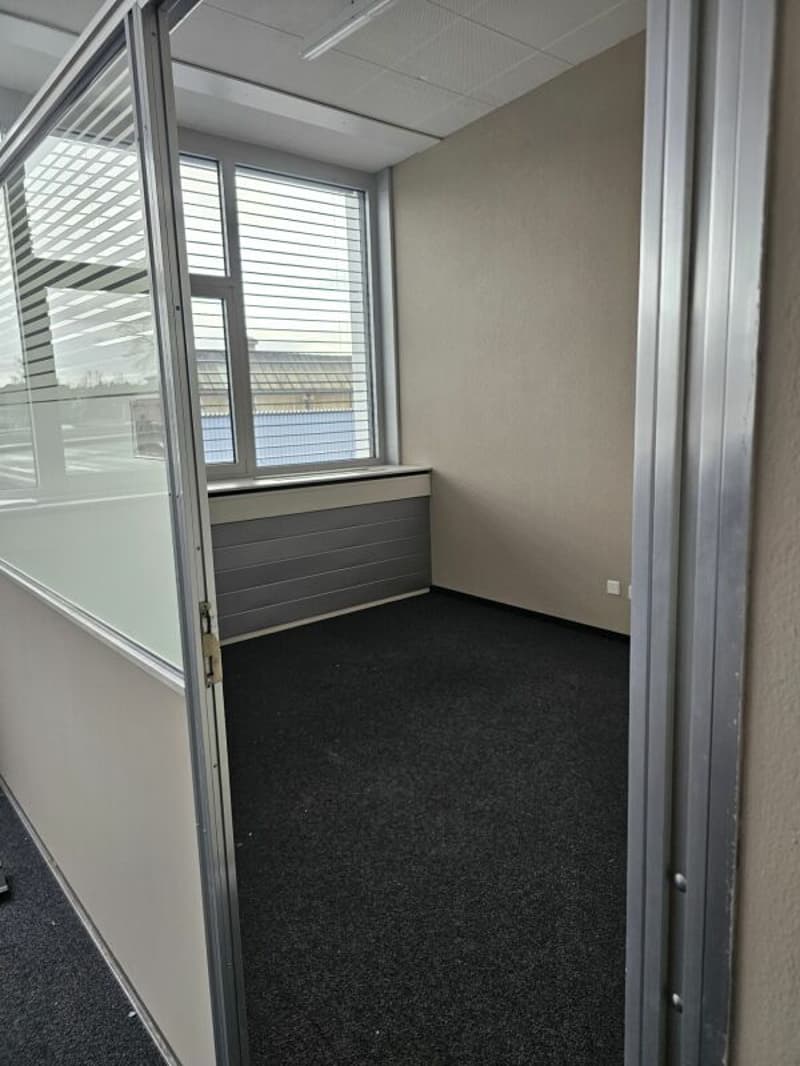 Espace commercial polyvalent à emplacement central (4)