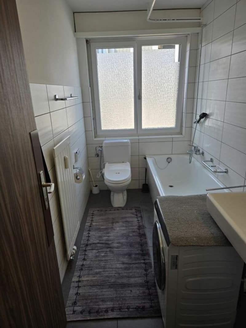 Appartement lumineux de 3,5 pièces à louer dans un emplacement central à Orpund (3)