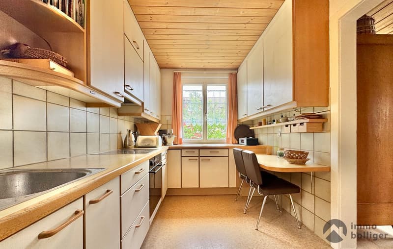A home with substance and potential in an attractive location (4)