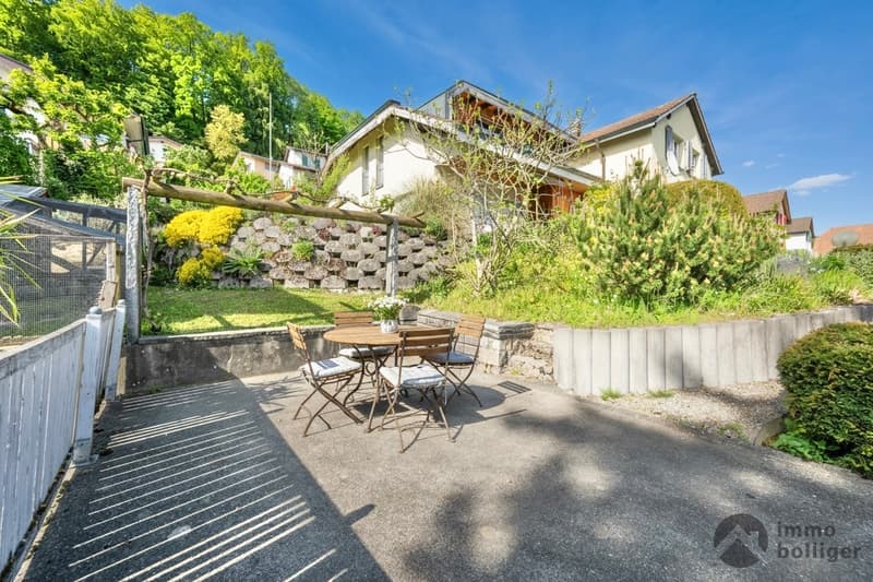 A home with substance and potential in an attractive location (11)