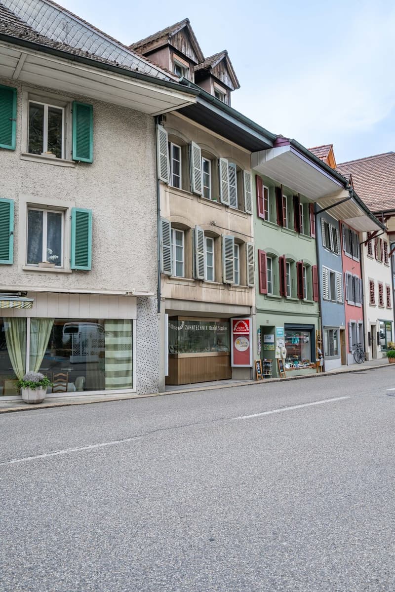 Old Town. Aare. Multi-family house. (9)