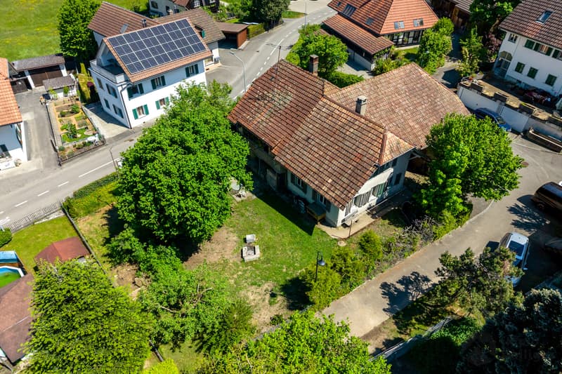 Charming residential house with barn and building land reserve (11)