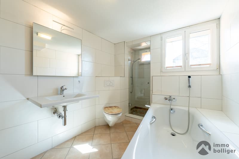 Well-maintained single-family house with garden paradise (5)