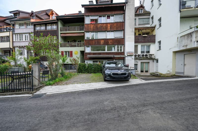 Altstadt. Aare. Mehrfamilienhaus. (9)