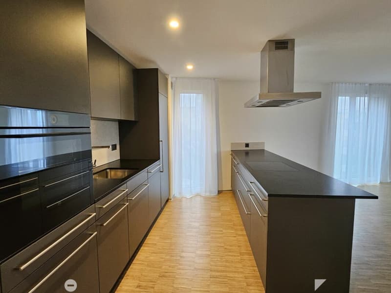 Wohnung mit 4.5 Zimmern im 5. Stock (5)