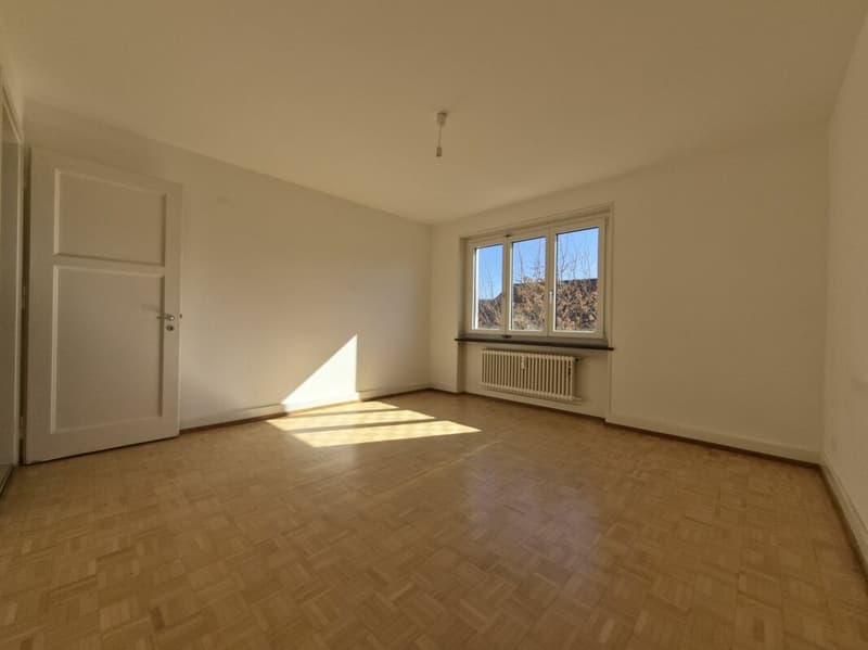 Three-room apartment on the ground floor (8)