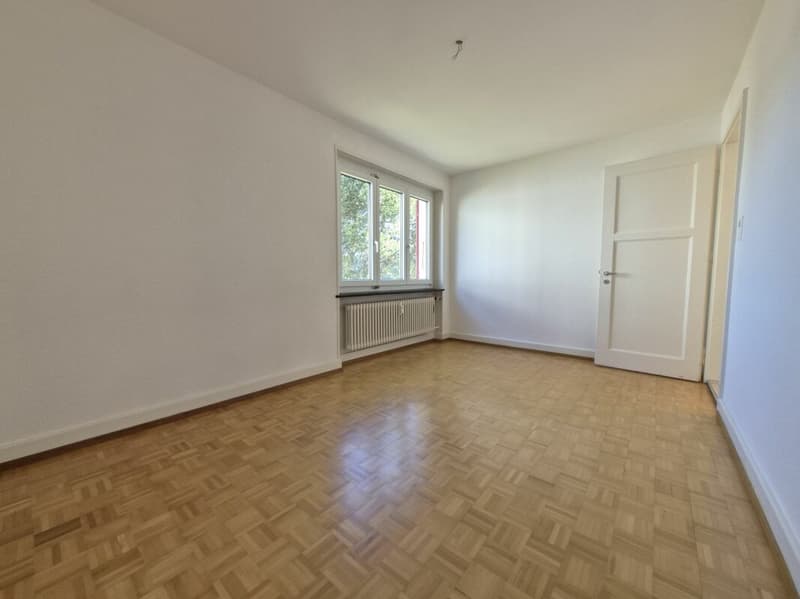 Three-room apartment on the ground floor (6)