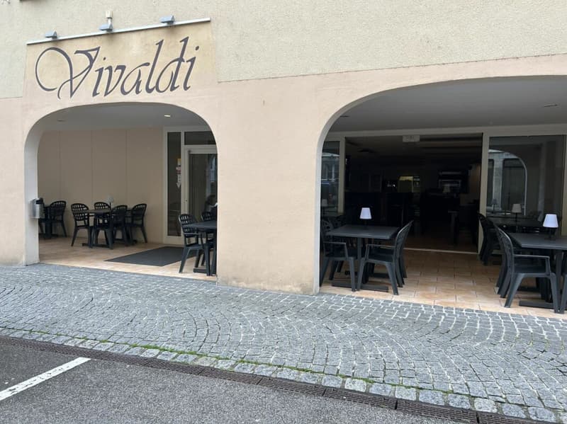 Ristorante situato in posizione ideale (1)