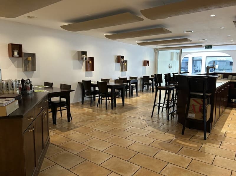 Ristorante situato in posizione ideale (5)