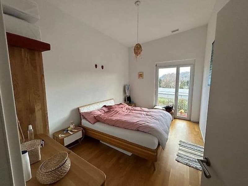 Wohnung mit 3.5 Zimmern im Dachgeschoss (2)