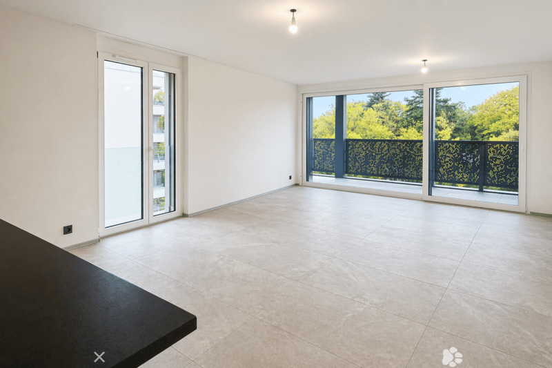 Wohnung mit 4.5 Zimmern im 4. Stock (2)