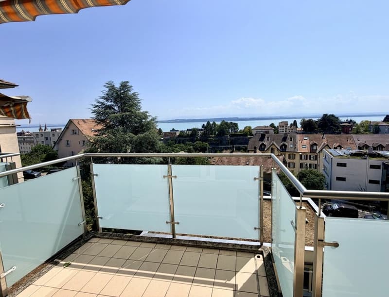 Studio rénové avec encadrement et vue sur le lac (7)
